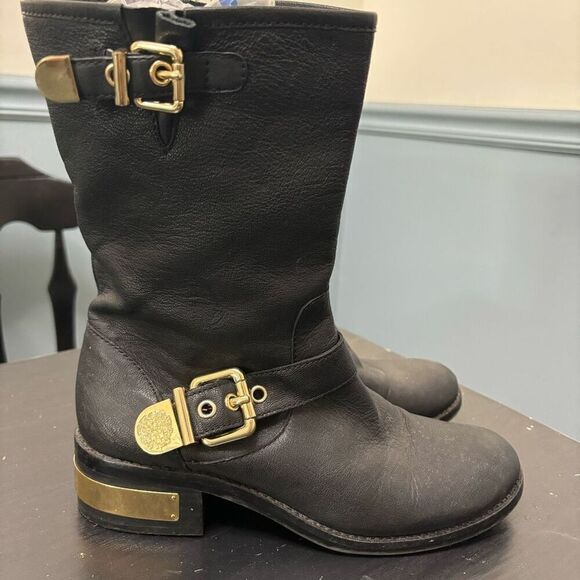 Vince Camuto Michell Bleack Leather Harness Boots Gold Tone Buckles 8 Medium - Picture 3 of 6